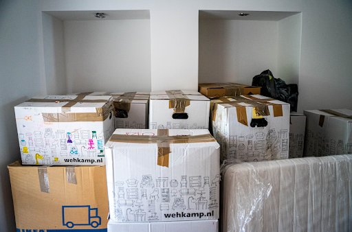 7 Tips to Pack Your Office Logistics For Long Distance Move